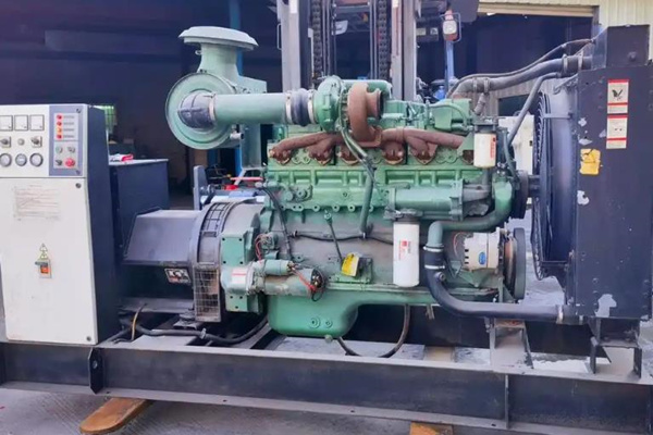 怎么從康明斯發(fā)電機(jī)組的機(jī)油壓力表看故障所在部位？